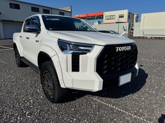 Toyota HILUX 2021 — фото автомобиля