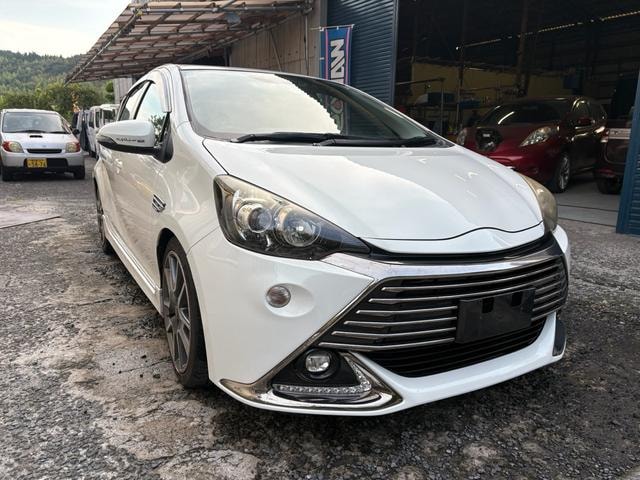 Toyota AQUA 2015 — фото автомобиля 1