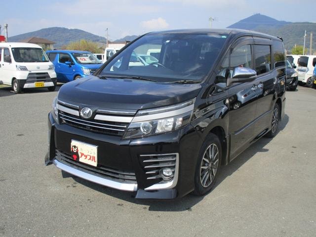 Toyota VOXY 2017 — фото автомобиля 1