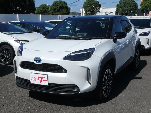 Toyota YARIS CROSS 2023 — фото автомобиля