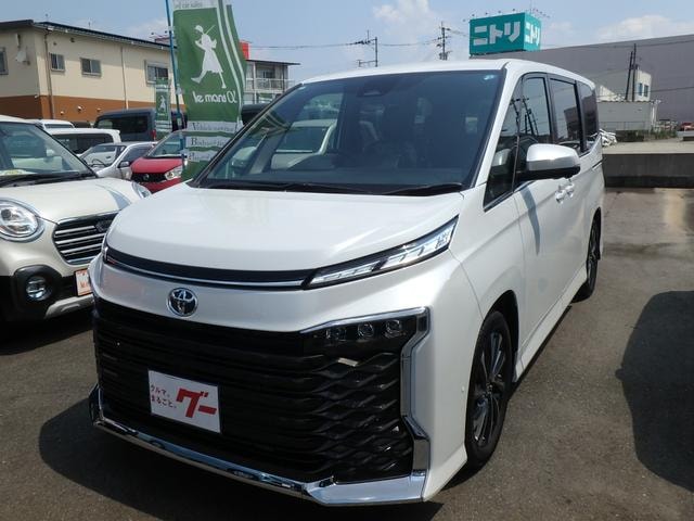 Toyota VOXY 2026 — фото автомобиля 1