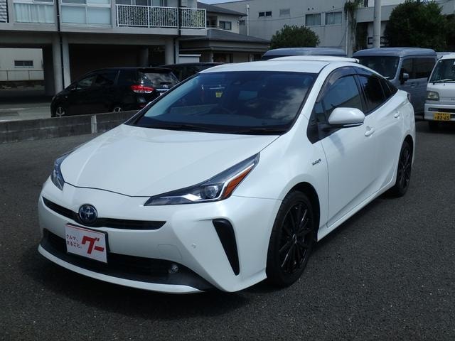Toyota PRIUS 2020 — фото автомобиля 1