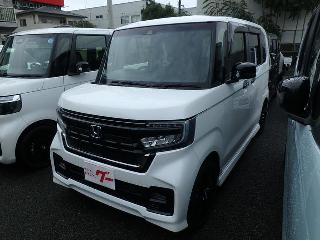 Honda N-BOX CUSTOM 2022 — фото автомобиля 1