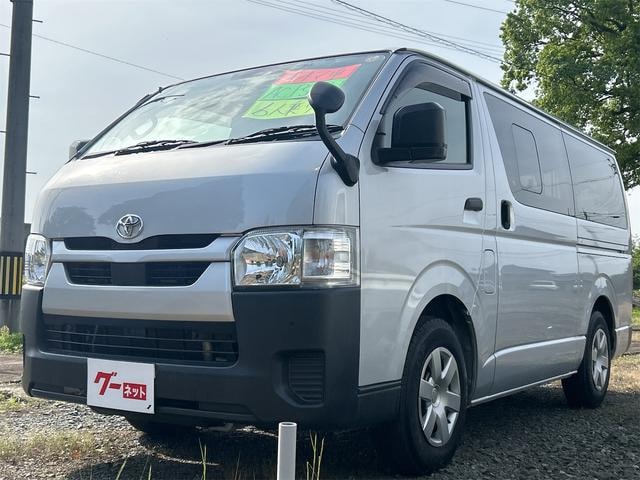 Toyota HIACE VAN 2023 — фото автомобиля 1