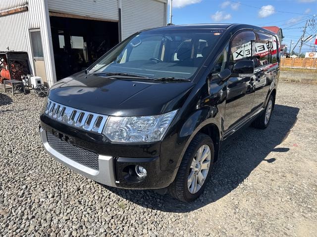Mitsubishi DELICA D:5 2015 — фото автомобиля