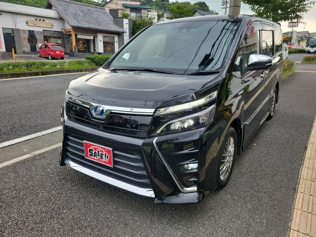 Toyota VOXY 2018 — фото автомобиля 1