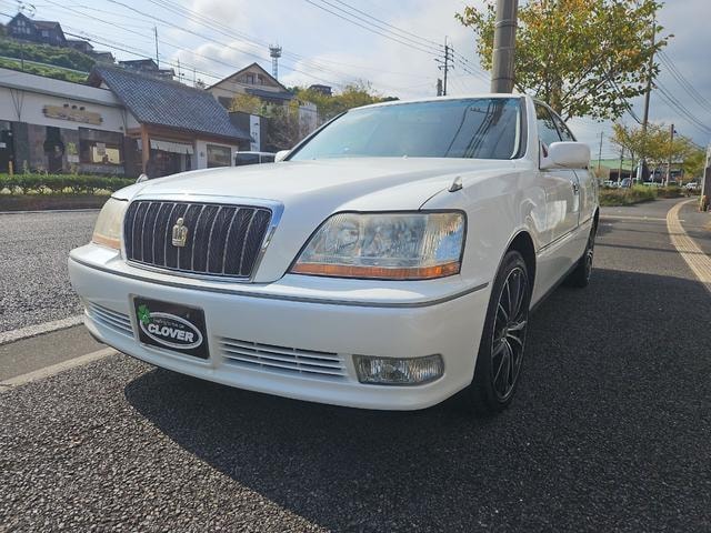 Toyota CROWN MAJESTA 2000 — фото автомобиля