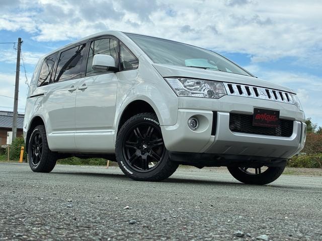 Mitsubishi DELICA D:5 2017 — фото автомобиля 1