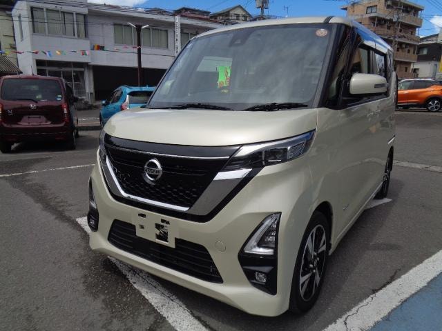 Nissan ROOX 2022 — фото автомобиля 1