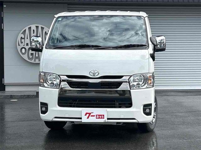 Toyota HIACE VAN 2024 — фото автомобиля