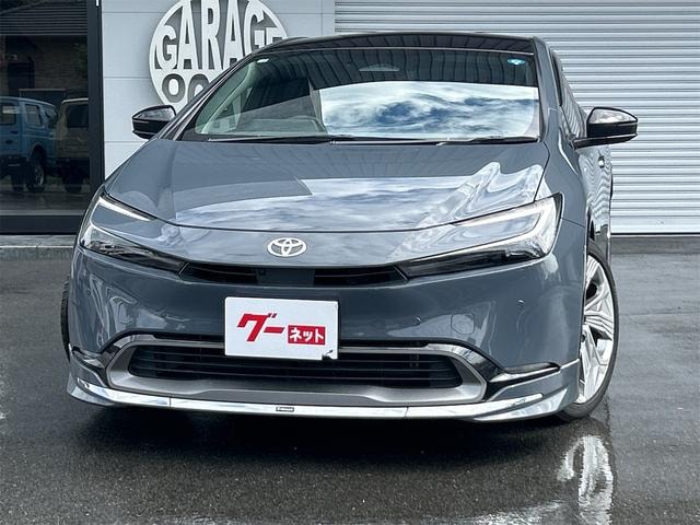 Toyota PRIUS 2023 — фото автомобиля