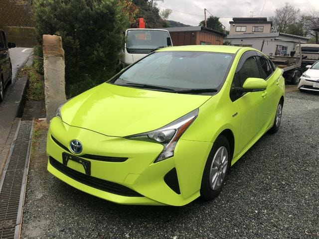 Toyota PRIUS 2016 — фото автомобиля 1