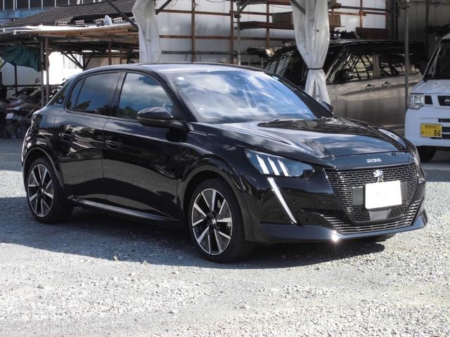 Peugeot E-208 2021 — фото автомобиля