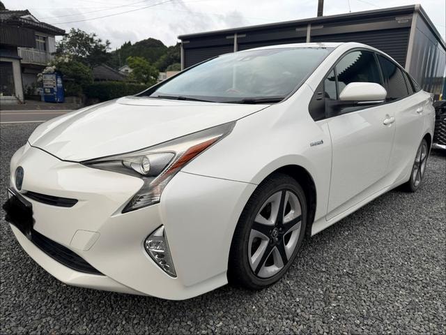 Toyota PRIUS 2016 — фото автомобиля 1
