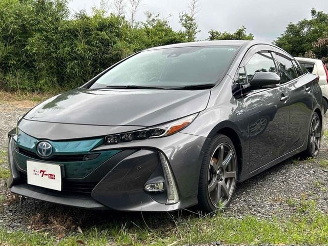 Toyota PRIUS PHV 2017 — фото автомобиля