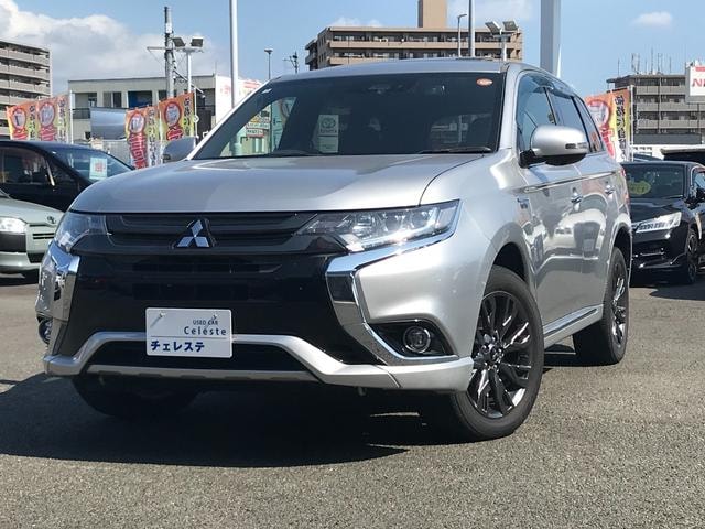 Mitsubishi OUTLANDER PHEV 2018 — фото автомобиля