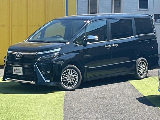 Toyota VOXY 2021 — фото автомобиля 1