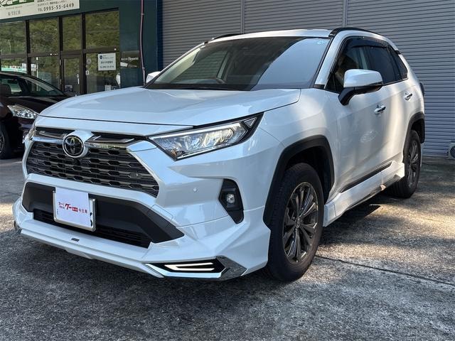 Toyota RAV4 2025 — фото автомобиля 1