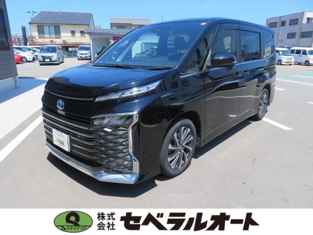 Toyota VOXY 2022 — фото автомобиля 1