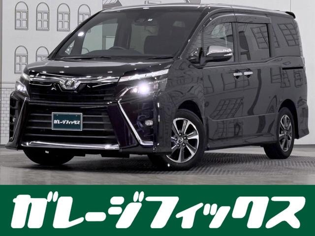 Toyota VOXY 2018 — фото автомобиля 1