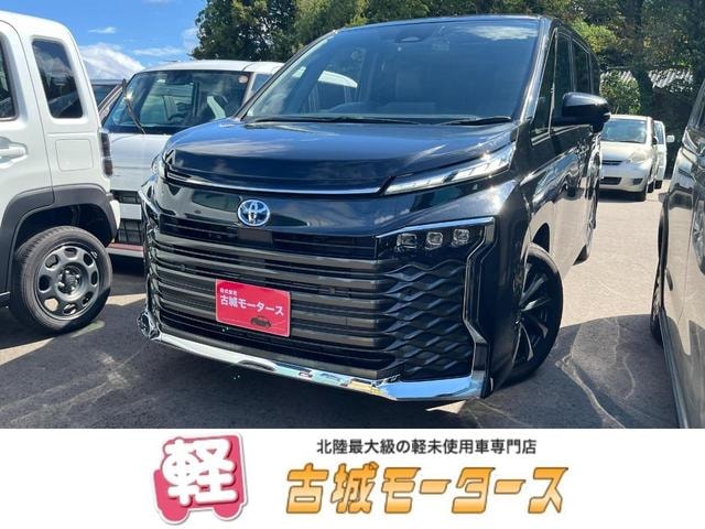 Toyota VOXY 2023 — фото автомобиля 1