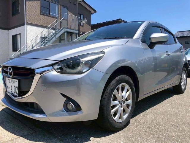 Mazda DEMIO 2015 — фото автомобиля