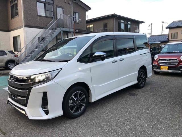 Toyota NOAH 2021 — фото автомобиля 1