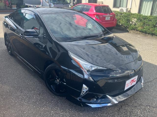 Toyota PRIUS 2016 — фото автомобиля 1