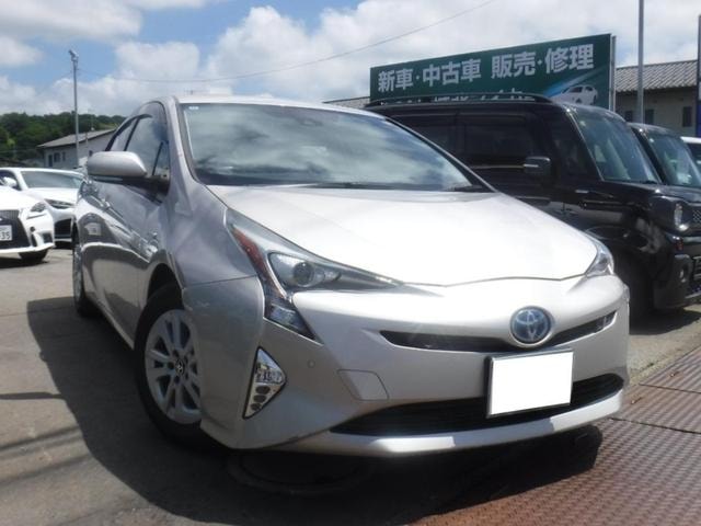 Toyota PRIUS 2018 — фото автомобиля 1