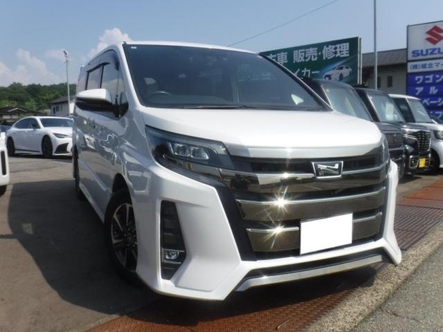 Toyota NOAH 2018 — фото автомобиля 1