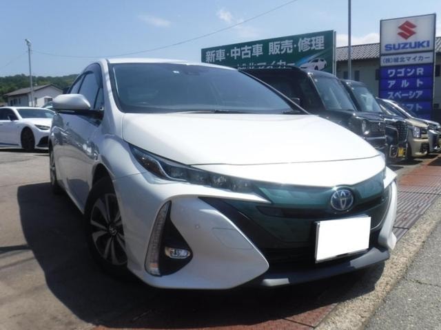 Toyota PRIUS PHV 2019 — фото автомобиля 1