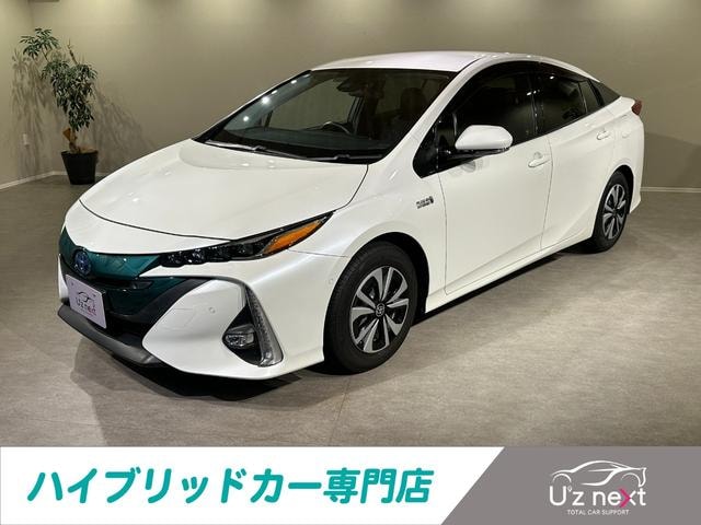 Toyota PRIUS PHV 2017 — фото автомобиля 1