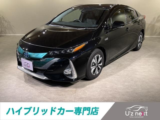 Toyota PRIUS PHV 2017 — фото автомобиля 1