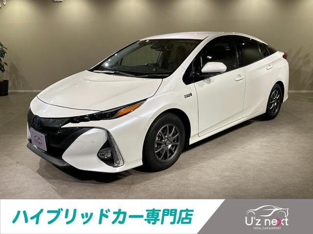Toyota PRIUS PHV 2019 — фото автомобиля
