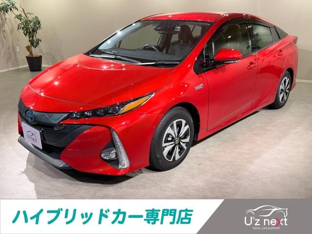 Toyota PRIUS PHV 2021 — фото автомобиля 1