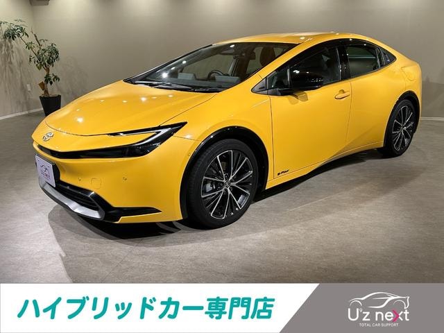 Toyota PRIUS 2023 — фото автомобиля