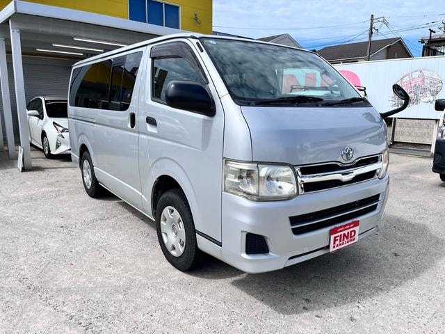Toyota HIACE VAN 2010 — фото автомобиля 1