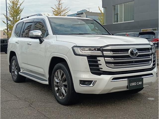 Toyota LAND CRUISER 2023 — фото автомобиля