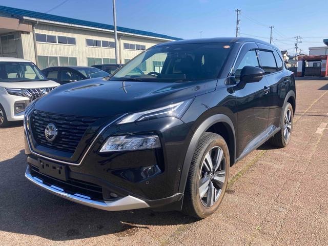 Nissan X-TRAIL 2023 — фото автомобиля 1