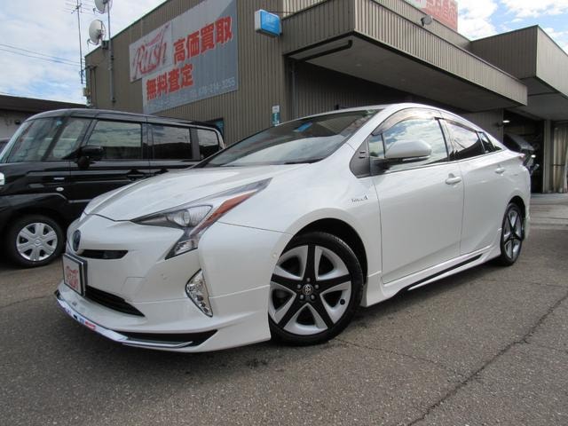 Toyota PRIUS 2015 — фото автомобиля 1