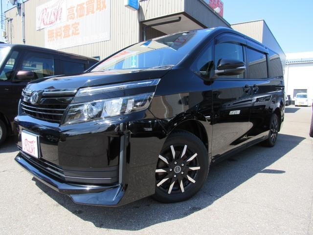 Toyota VOXY 2017 — фото автомобиля 1