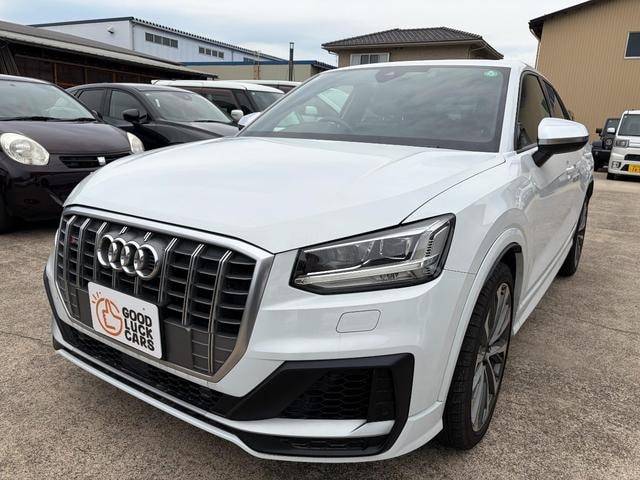 Audi SQ2 2019 — фото автомобиля