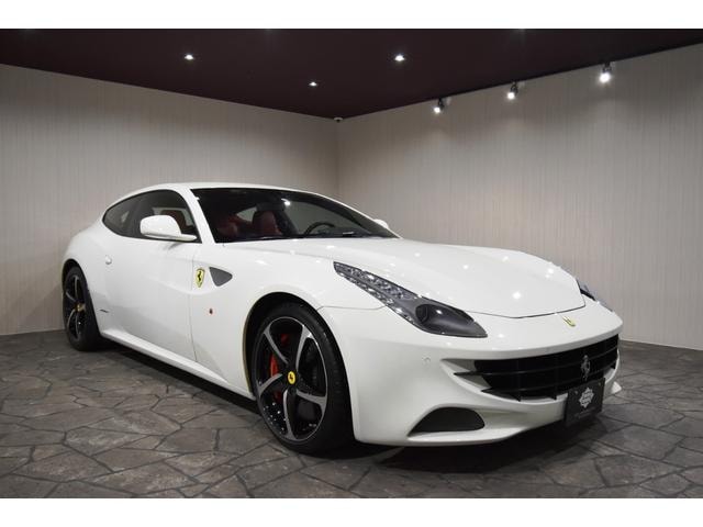 Ferrari FF 2013 — фото автомобиля