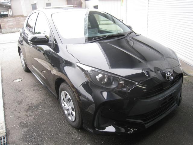 Toyota YARIS 2021 — фото автомобиля