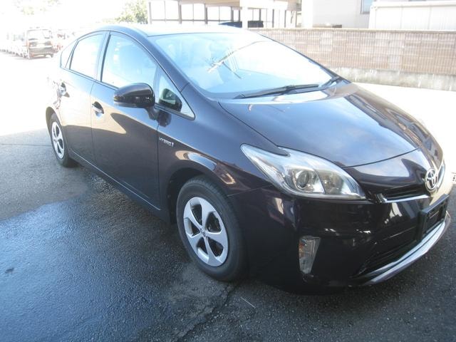 Toyota PRIUS 2013 — фото автомобиля