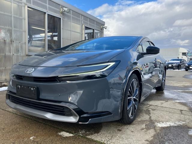 Toyota PRIUS 2024 — фото автомобиля 1