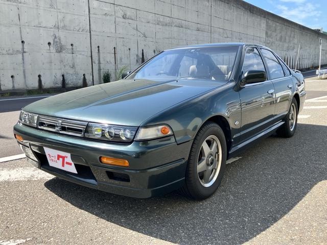 Nissan CEFIRO 1990 — фото автомобиля 1