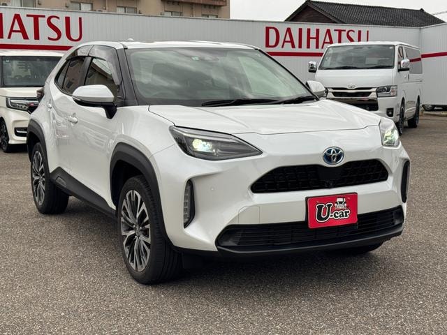 Toyota YARIS CROSS 2023 — фото автомобиля