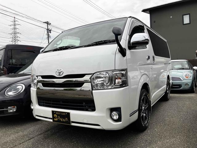Toyota HIACE VAN 2018 — фото автомобиля 1