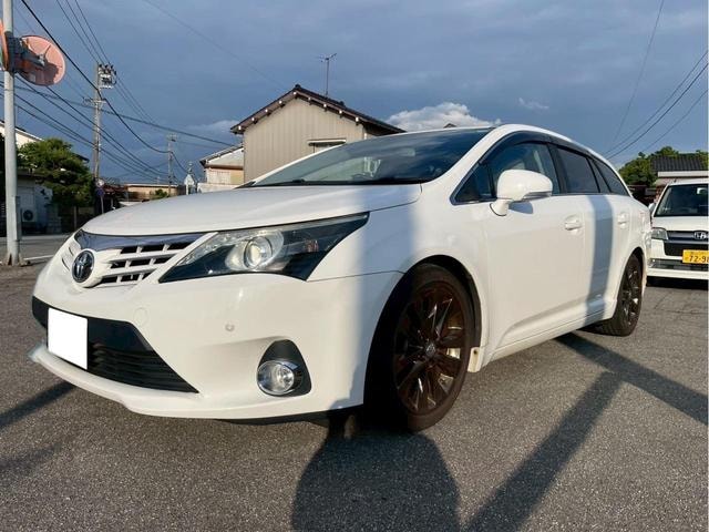Toyota AVEVSIS WAGON 2015 — фото автомобиля